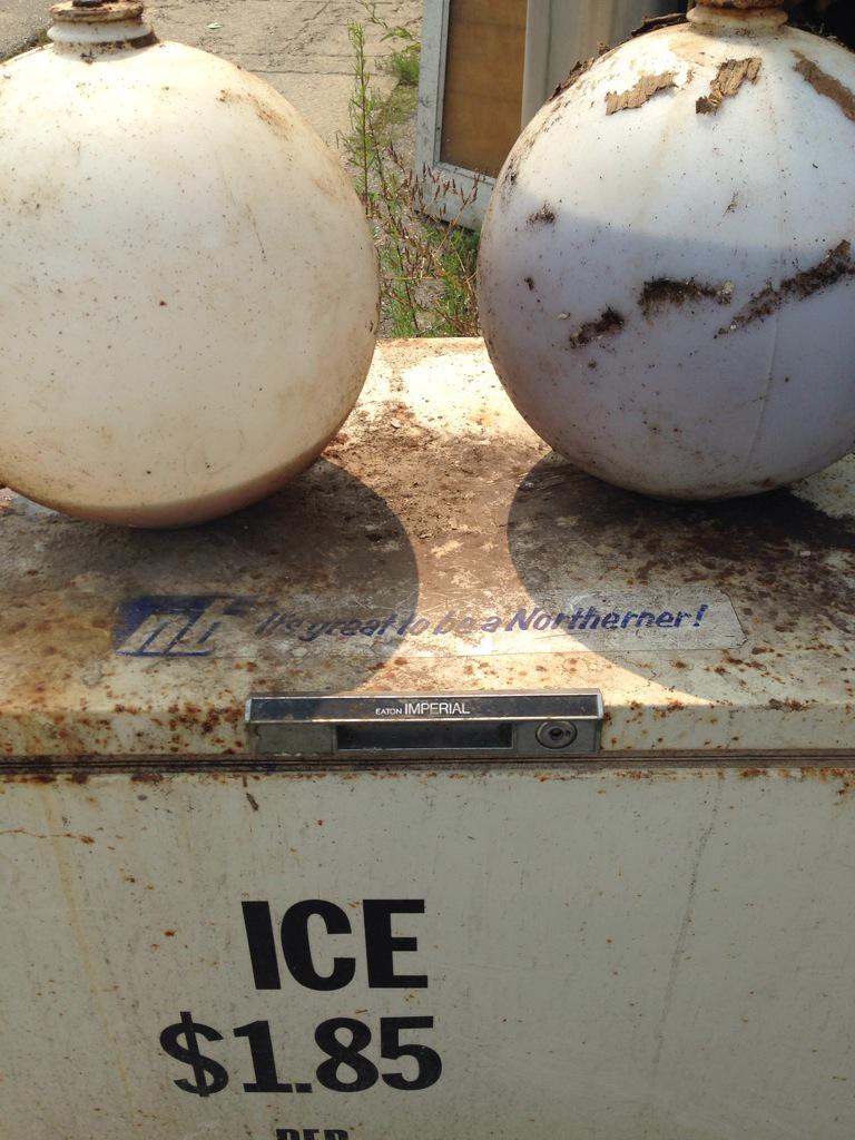 THEBREWERLOFTS's tweet image. New old stock draft balls from Northern #cbcsby #stackbrewing #sudbury @THEBREWERLOFTS