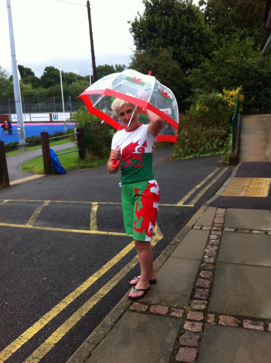 Wales Hoci Old Birds (@walesladieshock) on Twitter photo Jan Jones models Welsh national costume during some inclement weather at <a href="/Euro_Masters/">EuroHockey Masters</a> <a href="/OldLoughtsHC/">Old Loughtonians HC</a> Jan Jones models Welsh national costume during some inclement weather at <a href="/Euro_Masters/">EuroHockey Masters</a> <a href="/OldLoughtsHC/">Old Loughtonians HC</a>
