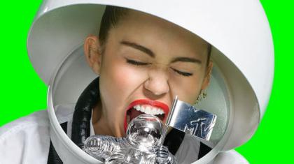 ChicTweak's tweet image. 2015 MTV Video Music Awards: Top 4 Memorable Moments blog.chictweak.com/2015/08/31/top……o-music-awards/