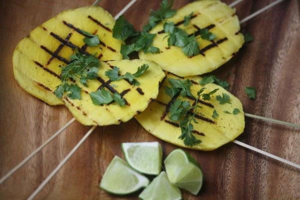 9 #Grilling #Recipes for a Tasty Meatless Labor Day ow.ly/RBfpH via <a href="/meatlessmonday/">Meatless Monday</a>