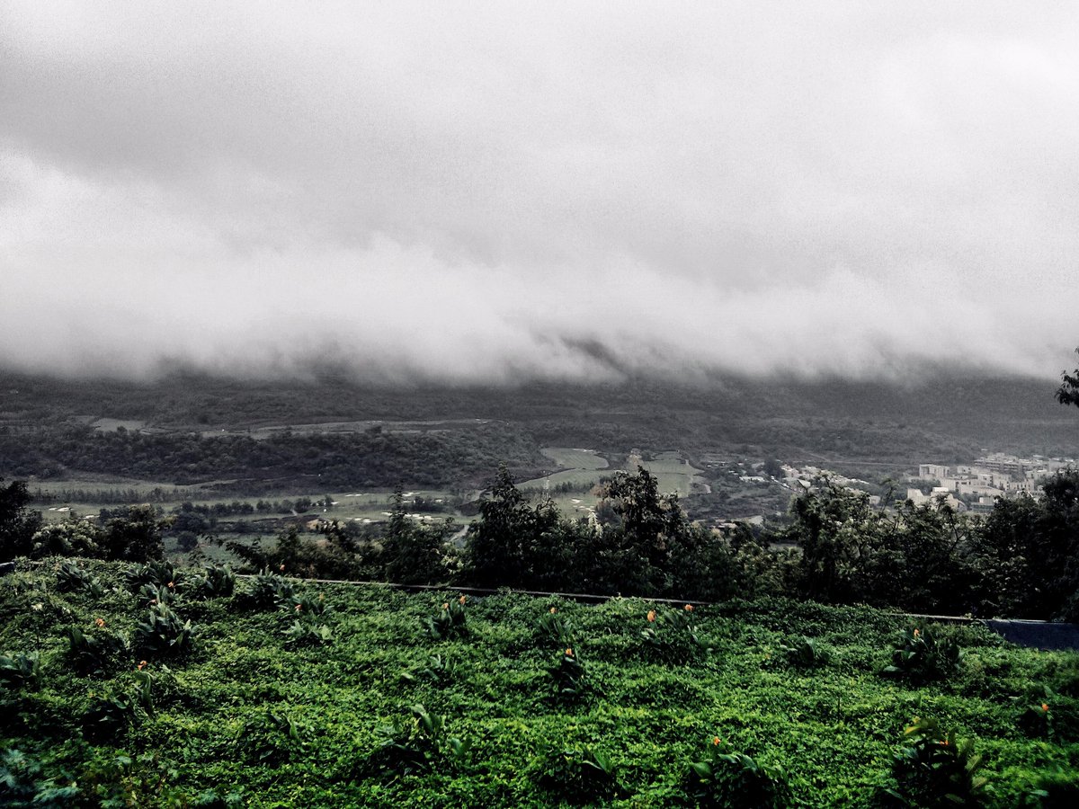 Stevid_Gerham's tweet image. View from hostel @ Symbiosis Lavale
#monsoon #cloudlove #LgNexus4 #symbiosis #hostel #lavale #sitm #pune