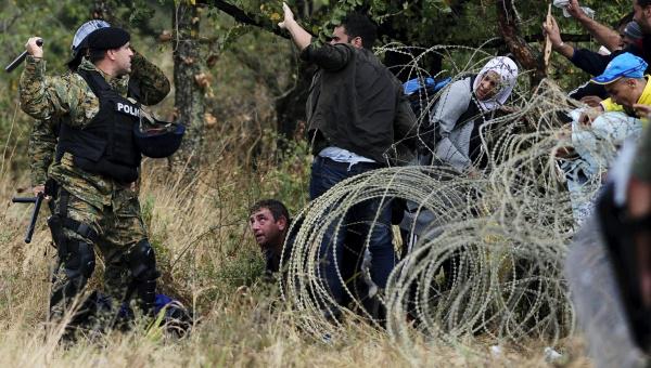 telesurenglish's tweet image. #RefugeeCrisis forces EU states to think about their borders.
tlsur.net/1hP0pmA
