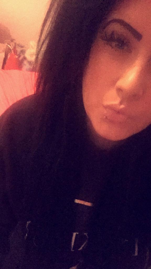 abbeeyleannex's tweet photo. snuggly jumper weather😍❄️ http://t.co/H94cgNn6dq