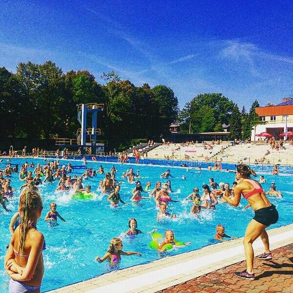 ArenaLuce's tweet image. Aqua dance with Luce Team :-)