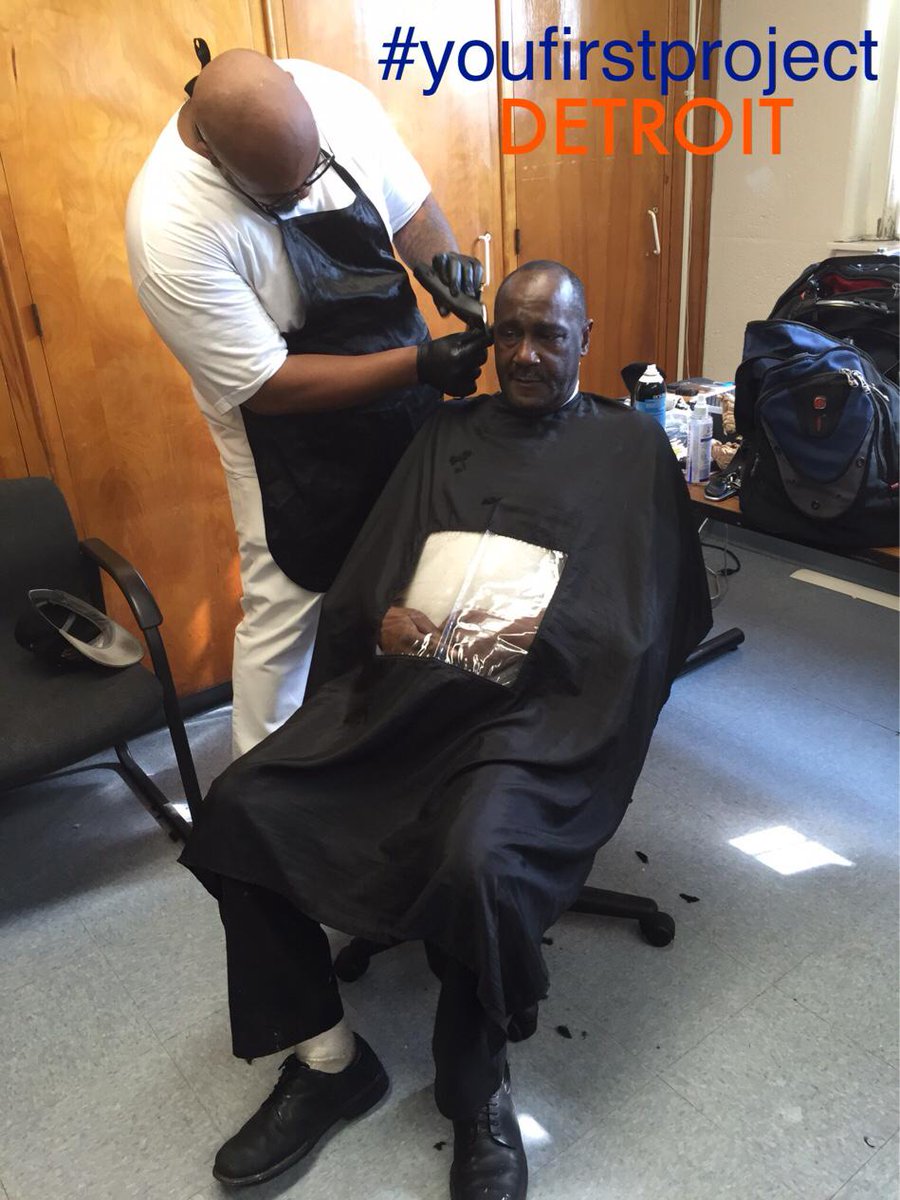 GradowskiKg's tweet image. .@suggthebarber was fading them up! #youfirstproject #casscommunity