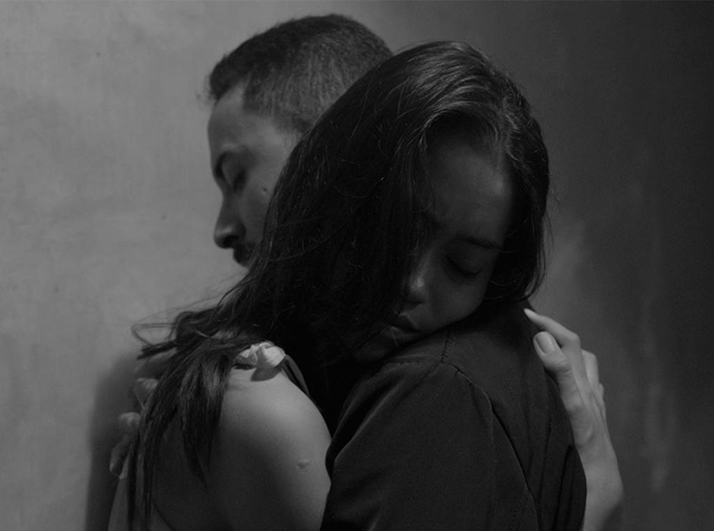 "Roman Hitam Putih Kehidupan Siti" dalam film karya Eddie Cahyono, diulas oleh <a href="/Mr_Kems/">Camel Putra</a> revi.us/roman-hitam-pu…