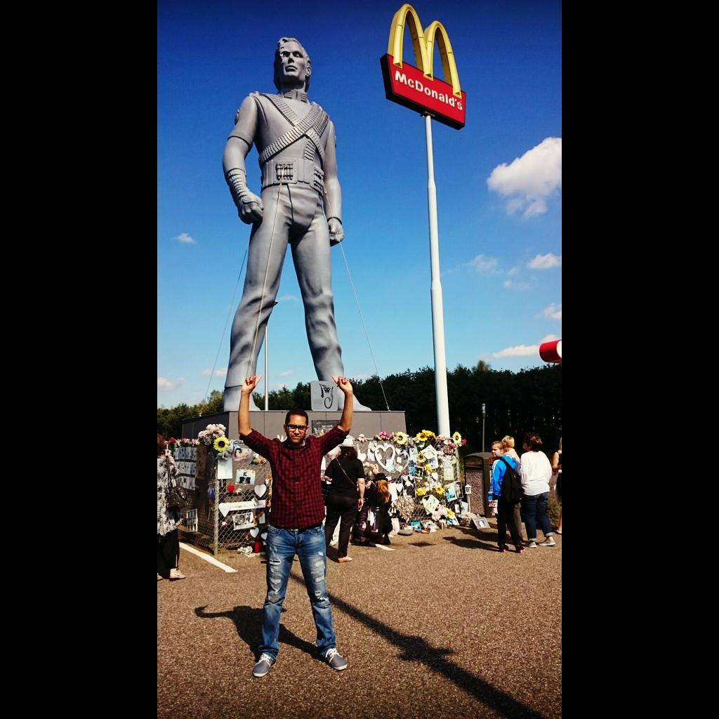 fredericjohn's tweet image. Merci à MJJ-Tribute-Events pour cette événement passés à Best au pays-bas pour l'anniversaire de Michael Jackson.