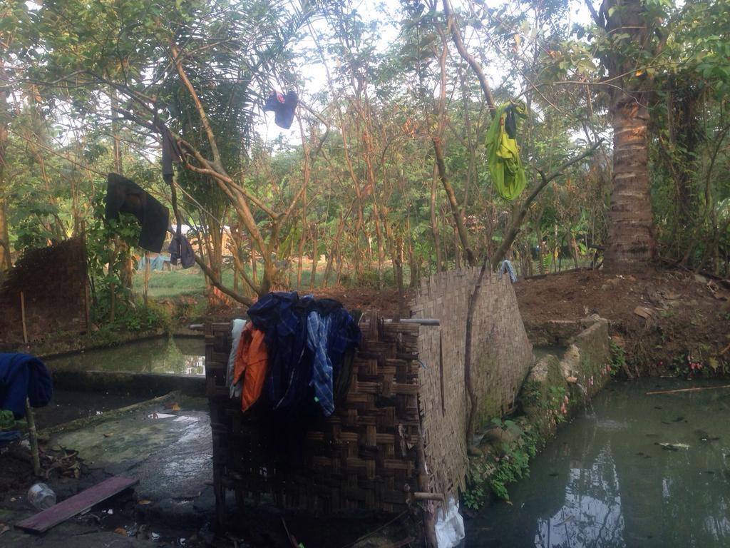 Doa gue dibulan baru ini semoga <a href="/INDIKA9160FM/">INDIKA 91.60 FM</a> bs bantu ksh 15jt utk bikin MCK di PonPes Parung #INDIKAFMWUJUDKAN