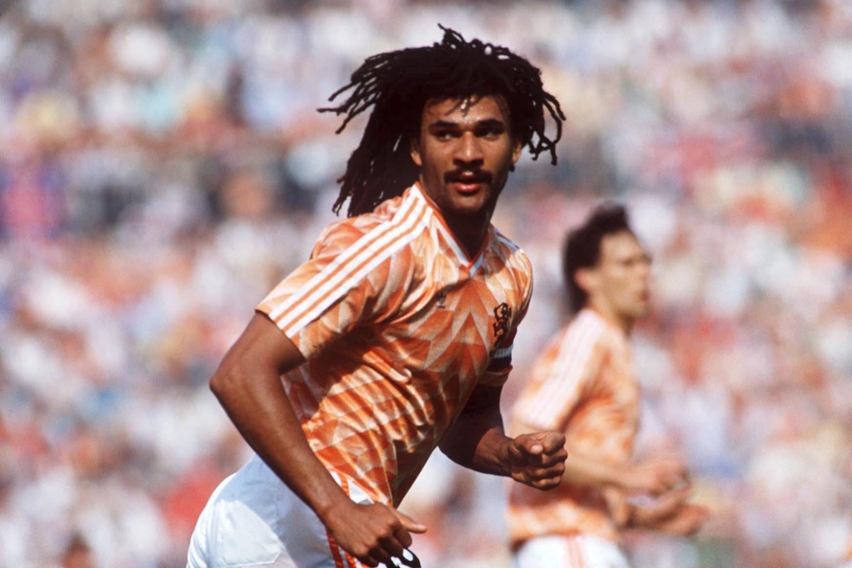 Happy Birthday to Ruud Gullit. There isn\t many others who could pull off this look! 