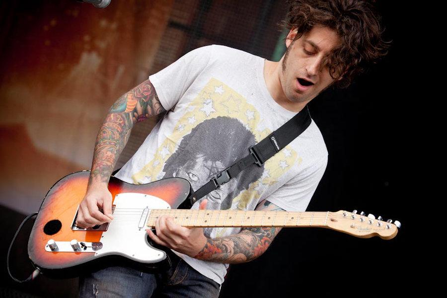 Happy birthday to the man who started fall out boy, JOE TROHMAN!!! 