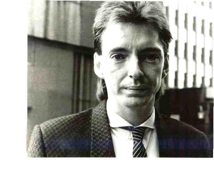 Happy Birthday to Bruce Foxton who is 60 today..and still smashing out those Jam numbers. Top man! 