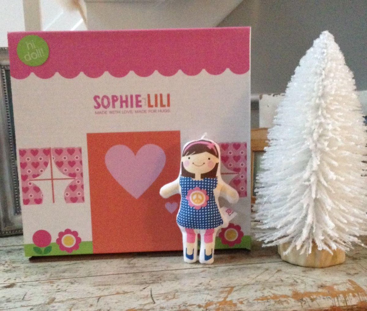 BRANDINCOLOR's tweet photo. Another GEM from Sophie & Lili!
#brandINcolor #box #shipingbox #mailingbox http://t.co/o568Z0W1k3