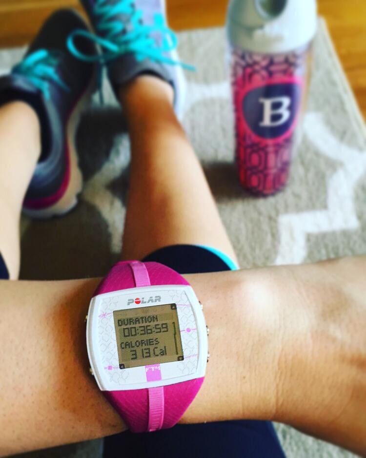 Live4Fitness247's tweet photo. Quick little #cardio and #abs sesh. #shredz #bcaaglutamine #homegym #fitmom #sweatingformywedding ππ»π¦π°π»πππ http://t.co/FQSlxo6Lvv