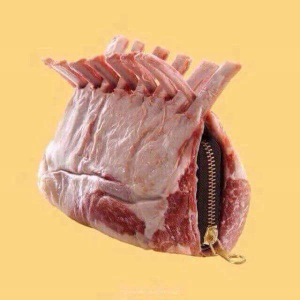 nourashraf593's tweet photo. شنط جديدة بمناسبة العيد 😕 نعععععععم 😑
احنا تدهورنا اوي كدا 😑 http://t.co/BGK5L0cf6h