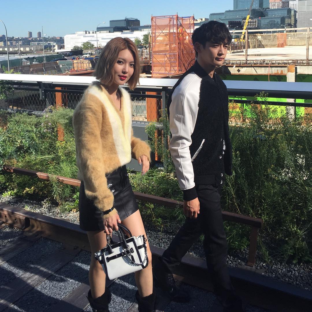 [PIC][13-09-2015]SooYoung khởi hành đi New York để tham dự "New York Fashion Week '코치(COACH) 2016SS Collection" vào chiều nay CO-TyBoUAAA4w50