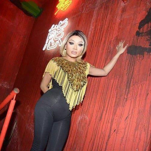 lgbtplatinum's tweet photo. Noo introduction needed, but still ii love to introduce uu to! That one platinum model named Juju "Kill Em" Bee 💎💎💎 http://t.co/cFQz61afD0