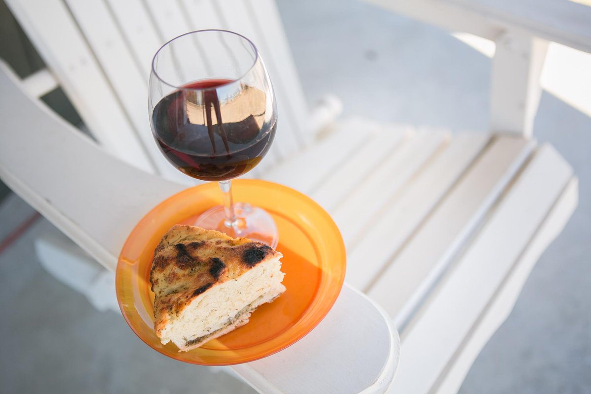 GSIOutdoors's tweet image. The #GSIoutdoors Dutch Oven does not disappoint. We made foccacia bread! See the recipe on Instagram. #rusticcooking