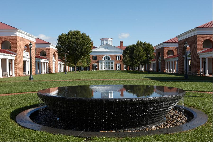 Forbes's tweet image. Scott C. Beardsley took the helm at Darden last month after 26 years at McKinsey &amp;amp; Co. onforb.es/1UHbO3R