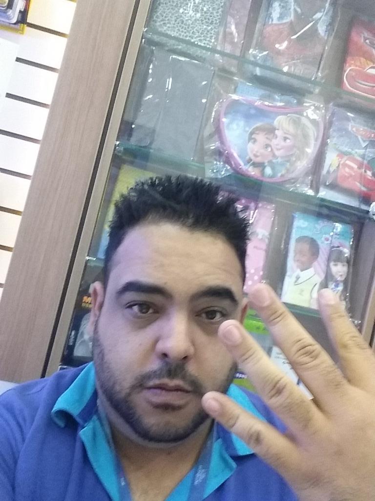 G3Luizjunior's tweet photo. 4 controle #1cupom 
Olha eu de celular novo!!! @alcidesjrtim @10Afrodrigues @DPillmannTIM @marcosruys  #PScelnapegada http://t.co/8GZNZaXkhE