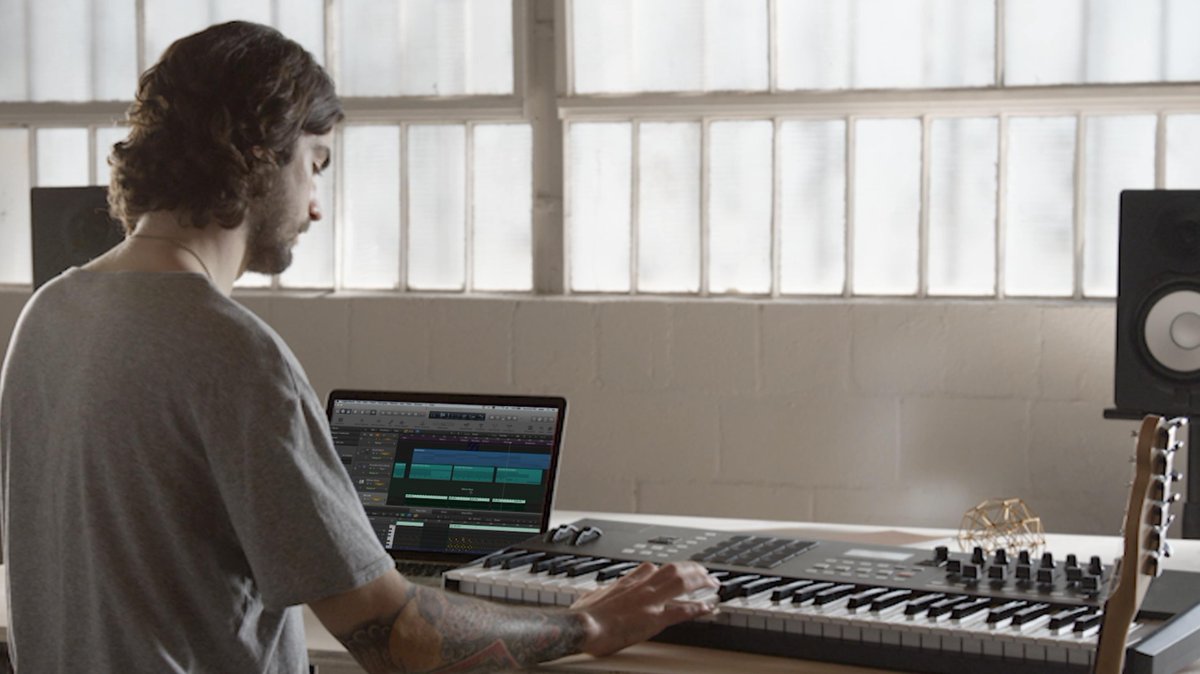 EastWestSounds's tweet image. Students! We now have a #ComposerCloud plan for you that's only $14.99/mo. Try it for free: bit.ly/1JaKLXJ