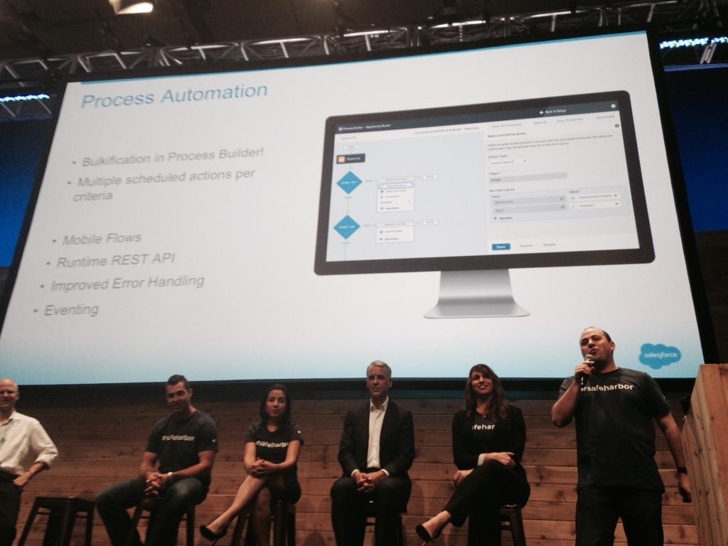 KristiForce's tweet image. @esjacob rockin the stage! #truetothecore #df15 #bulkification