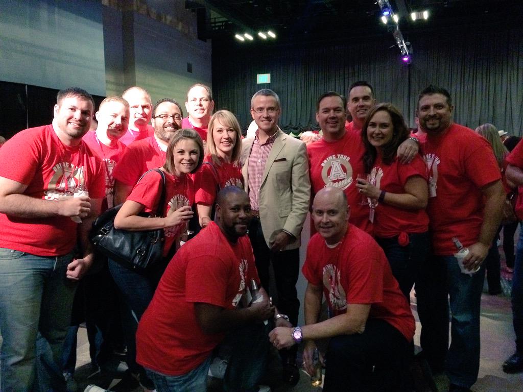 BeckyHasik's tweet image. #R3MIH15 #G397isLoco Just hanging with Jeff!