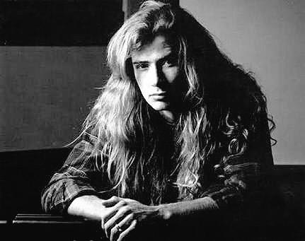    Happy birthday Dave Mustaine! ¡Feliz cumpleaños ! 