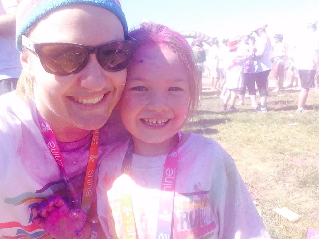 merds1234's tweet photo. #happiest5k #adelaide #glitterfordays #stillcoloured http://t.co/eBGpgZM0sa