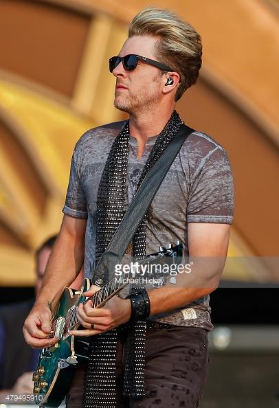 Happy birthday to Joe Don Rooney of Rascal Flatts!

I hope you have a great day surrounded by friends and family! 