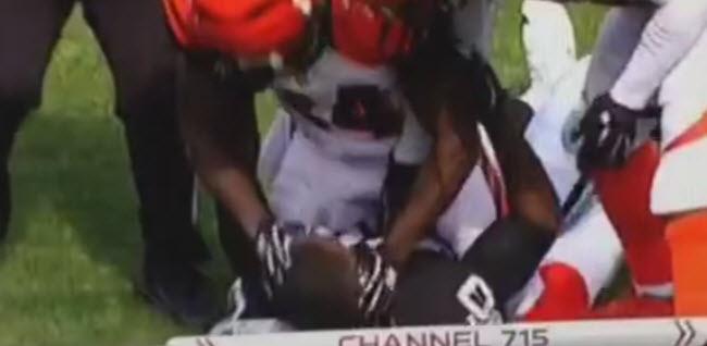 BestNFLSite's tweet photo. WTF is wrong with Adam Jones and how was he not ejected? http://t.co/xt09917RWa http://t.co/NMBS1fwHRw