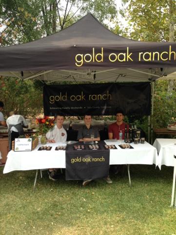 goldoakranch's tweet photo. Jack, Josh, and Gabriel manning the booth before the crowds arrive #dayinthecountry #goldoakranch http://t.co/QIkR1juwd0