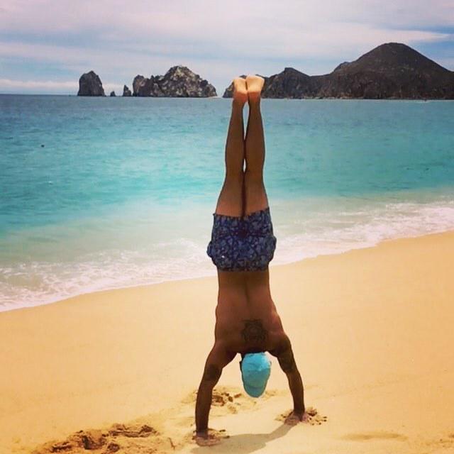 AACabobyBea's tweet photo. #handstad #loscabos #inlove #motivation #mylife #crossfit #reebok #training #soyforcefit #heart #health #lifestyle … http://t.co/gwG1jE4Ypr