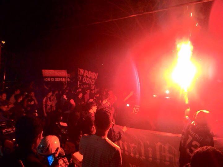 Share berapa foto derby della madonnina semalam... Bakar 🔥🔥 @ICI_Makassar @InterClubindo <a href="/CN_ICI/">CurvaNord ICI</a>
