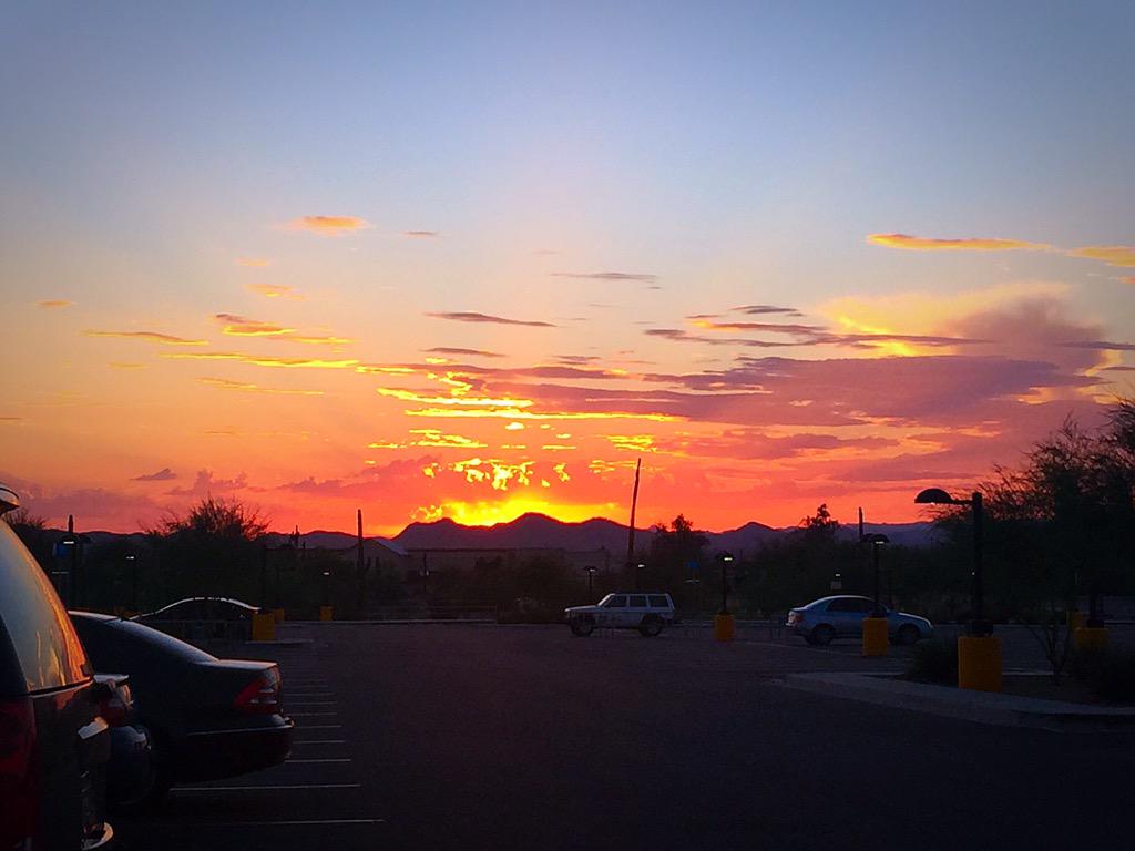 kathh_marie's tweet photo. In case you didn't see the sunset tonight ππ #HiTyler http://t.co/IMQMeNx6Ha