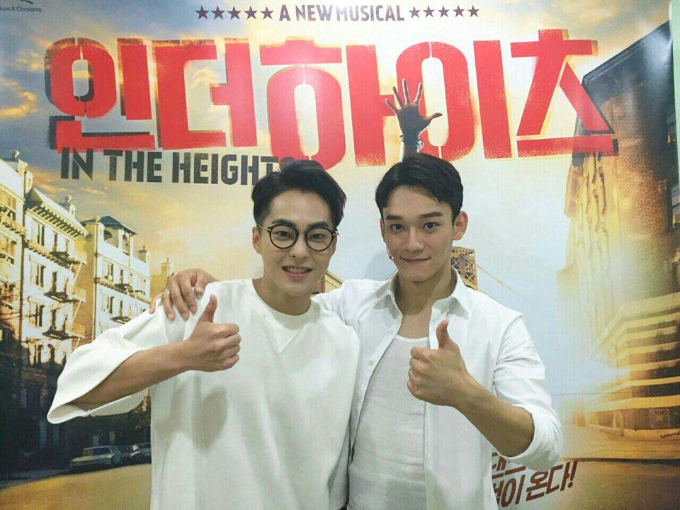 첫 무대에 오르는 #첸베니 를 응원하러 워싱턴 하이츠에 방문한 #엑소 #시우민 ! 인증샷 찰칵 :)
응원덕에 첫 무대 잘 마쳤습니다! 8시공연도 화이팅♡