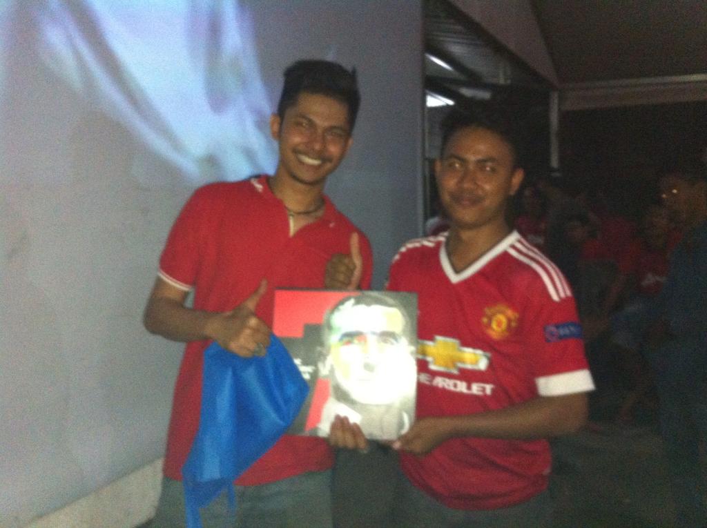 Awesome MATE! RT <a href="/UtdIndonesiaBKS/">United Indonesia Bekasi | PATRIOT REDS</a>: Ini dia pemenang pop art dari <a href="/matecloth/">MATE!</a> saat nobar kemaren