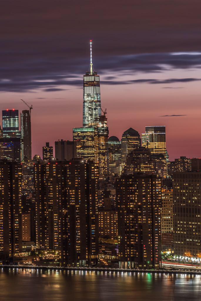 RinconesNY's tweet photo. La ONE World Trade Center y los edificios del Lower Manhattan ayer al atardecer 🗽🌃🗽🌉 http://t.co/VJOfQPaJHo