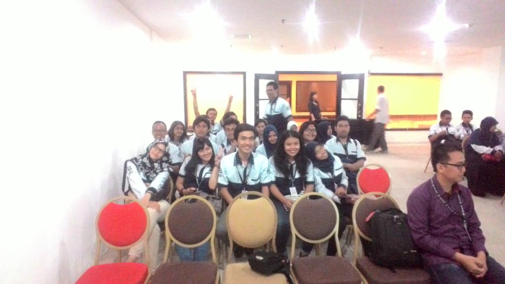 SI12ITS's tweet photo. Kunjungan selanjutnya dari bis 1, Veritrans Indonesia #studiekskursi @ITS_Surabaya @siftifits http://t.co/kNaAph4IHL
