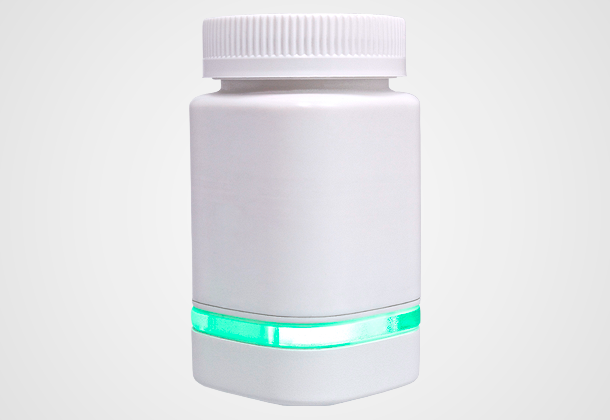 mHealthGlobal's tweet photo. The smart pill bottle by #AdhereTech compares what #patients do to what they should be doing http://t.co/XTi4pkFgg6 http://t.co/kfnxM9b6E9