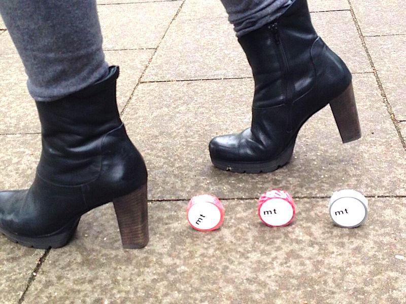 mt_Original's tweet photo. Ich liebe mt masking tape weil... es mir auf Schritt + Tritt folgt!
I love mt  `cause it follows me wherever I go! http://t.co/Smr2Gd4O6B
