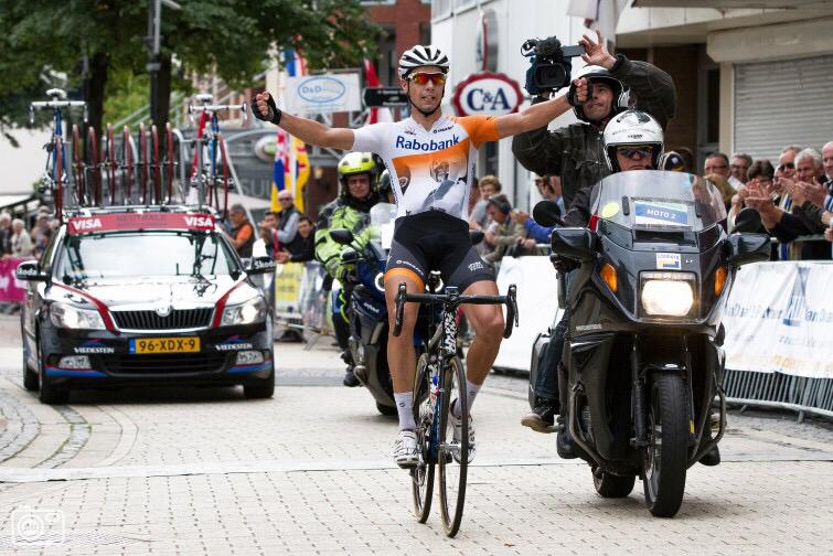 VIDEO: finale koers <a href="/EurodeOmloop/">EurodeOmloop</a> bit.ly/1ipePKe <a href="/jeroenmeijers/">Jeroen Meijers</a> <a href="/RaboDevTeam/">Rabobank Development</a> <a href="/NOSwielrennen/">NOS Wielrennen</a> @TourDeJose