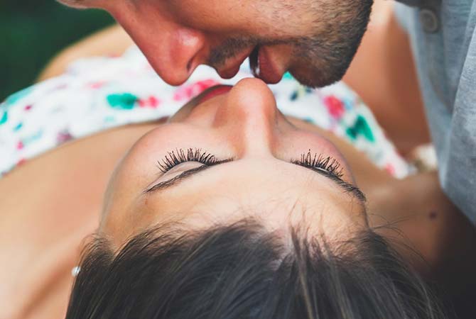 Сколько длится поцелуй. Идеальный поцелуй. Поцелуй пожалуйста. 10 Секретов идеального поцелуя. Поцелуйная.