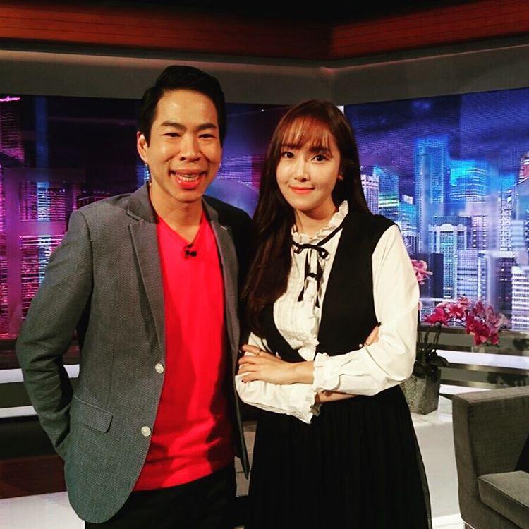 [PIC][15-09-2015]Jessica xuất hiện trên chương trình "The5ShowCh5!" của Singapore CO2q3HUUYAAavcL