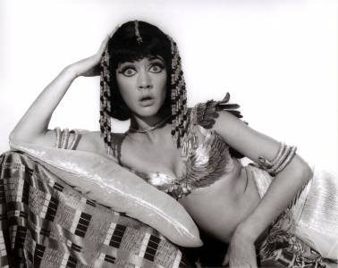 A very happy birthday to Amanda Barrie today. That \"bird that rules Egypt\" is still looking fabulous at 80. 