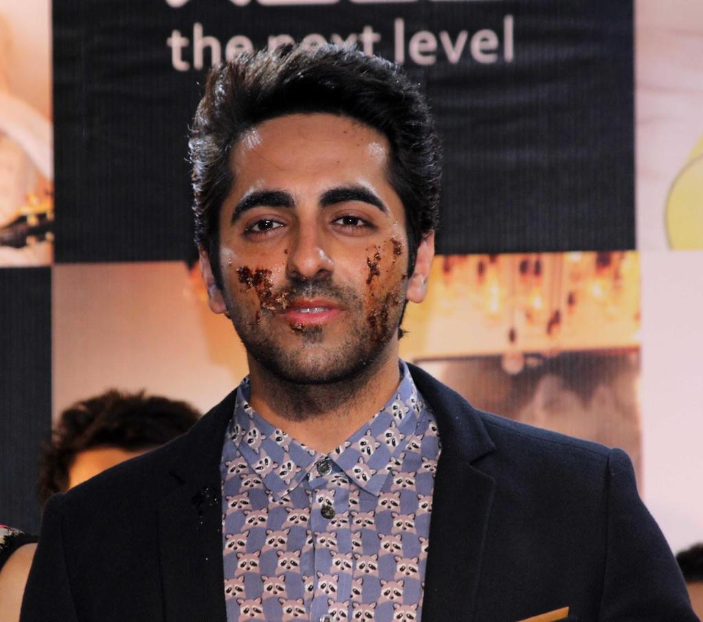 Cuteness toh dekho! 
Happy Birthday Ayushmann Khurrana 