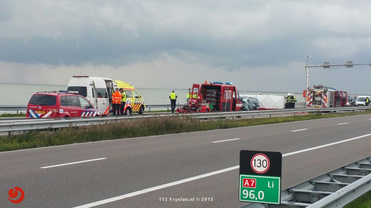 Dode bij ongeval op Afsluitdijk -  112fryslan.nl/dode-bij-ongev… - BREEZANDDIJK - Bij een ongeval op de Afsluitdijk is m...