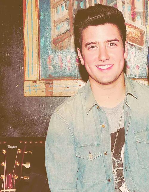 ¡Happy Birthday! 

Logan Henderson..... <3

I love mi life 