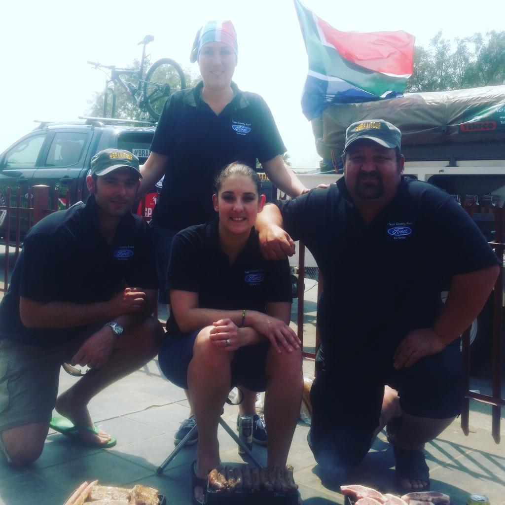 Braai op die stoep van die Stenta Slaghuis in Groblershoop. #braaitour #fun