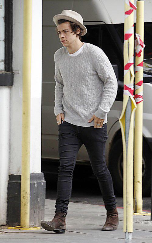 casual harry styles street style