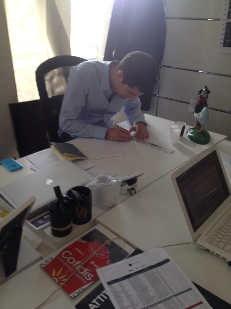 sagarmar's tweet image. Appelez-le M. l&apos;architecte ! @JuDelaye #multifonctions